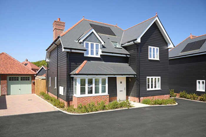 4 Bedroom Detached House For Sale In Fabulous New Bed With A Garage, RH13