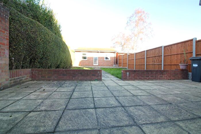 4 Bedroom Semi-Detached House To Rent In Beaufort Gardens, Hounslow, TW5