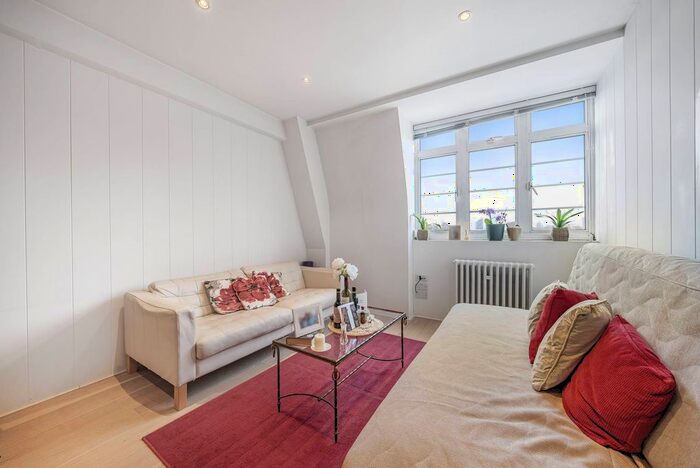 1 Bedroom Flat To Rent In Old Brompton Road, Earls Court, London, SW5