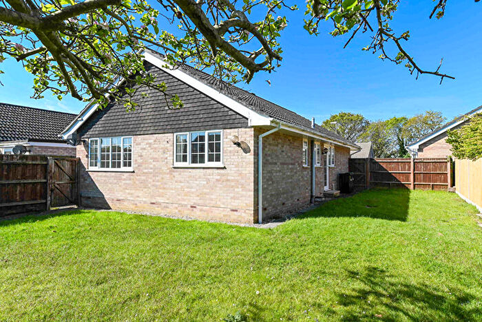 2 Bedroom Detached Bungalow For Sale In Harford Close, Pennington, SO41