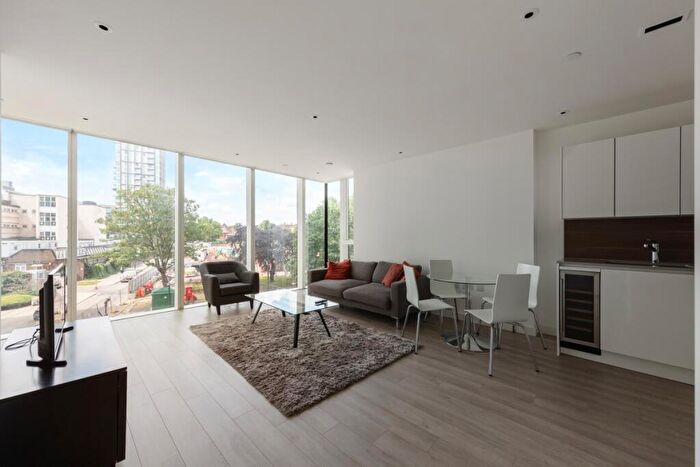 1 Bedroom Apartment To Rent In Devan Grove London, N4