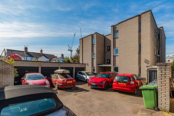 2 Bedroom Flat For Sale In Cowper Place, Roath, Cardiff, CF24