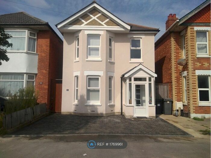 3 Bedroom Detached House To Rent In Beaufort Road, Bournemouth, BH6