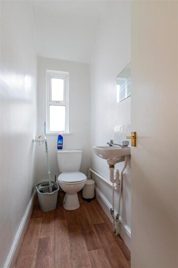 3 Bedroom Duplex To Rent In Llanishen Street, Heath, CF14