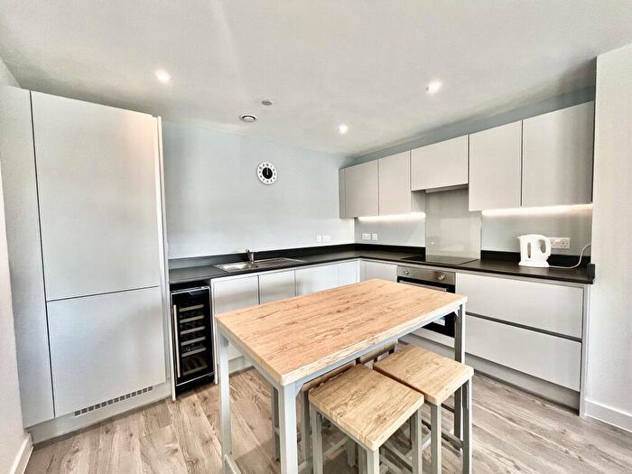 2 Bedroom Apartment To Rent In Block B, Alexandra Park, Willow Road, Leeds, West Yorkshire, LS4
