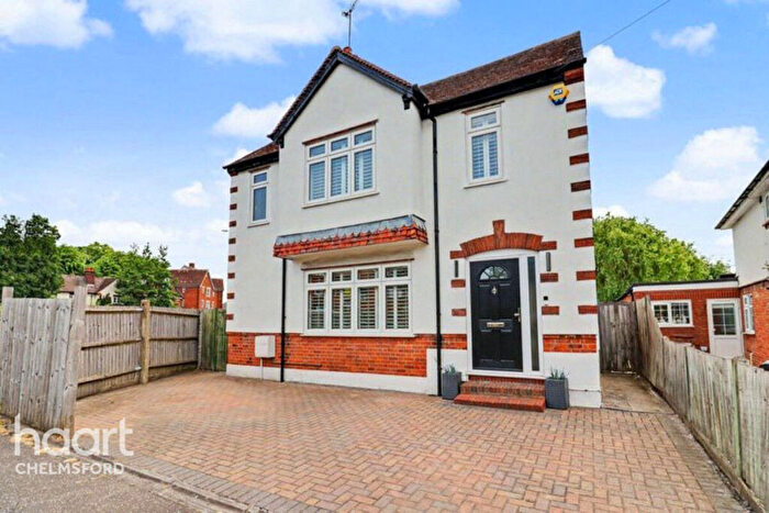 4 Bedroom Detached House For Sale In Cedar Avenue, Chelmsford, CM1