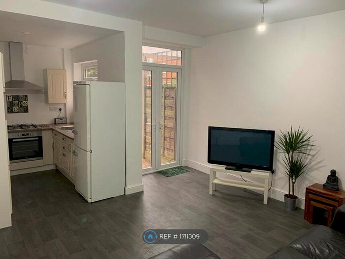 3 Bedroom Terraced House To Rent In Dorset Road, Manchester, M19