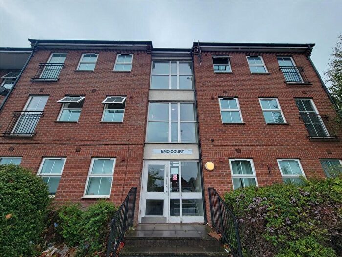 2 Bedroom Flat To Rent In Packington Avenue, Birmingham, B34