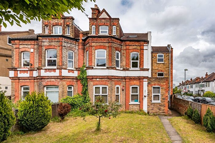 2 Bedroom Flat To Rent In Newlands Park, London, SE26