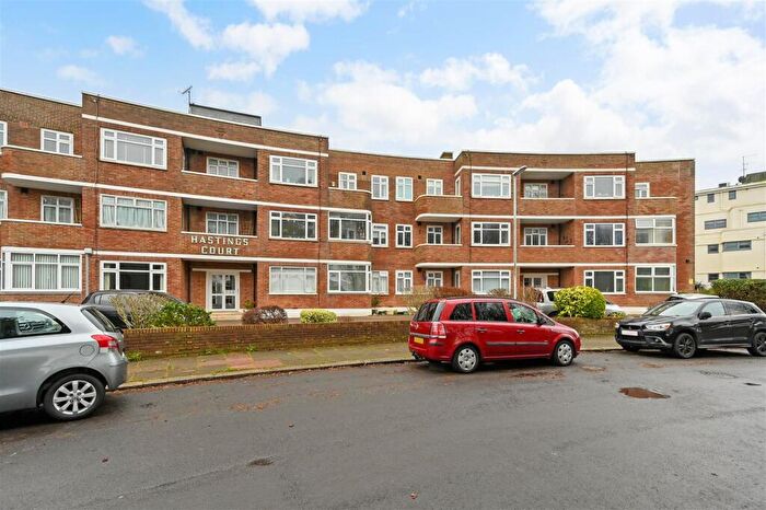 3 Bedroom Apartment To Rent In Winchelsea Gardens, Worthing, BN11