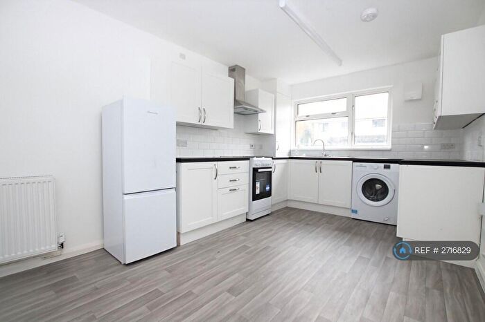 3 Bedroom Terraced House To Rent In Plumpton Walk, Maidstone, ME15