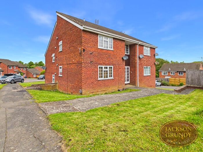 1 Bedroom Apartment To Rent In Balliol Road, Daventry, NN11