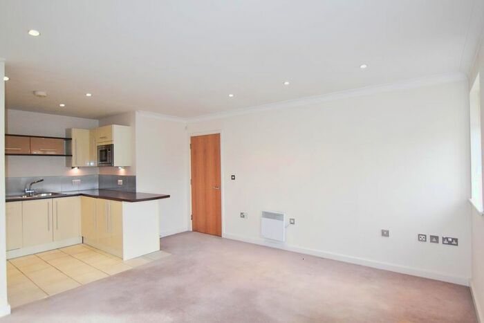 1 Bedroom Flat To Rent In Richmond Road, Kingston Upon Thames, KT2