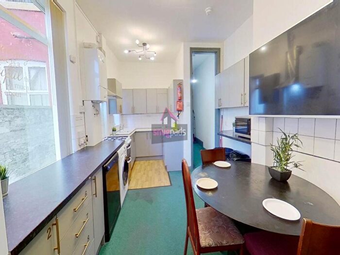 1 Bedroom House To Rent In Carlton Road, Salford, M6