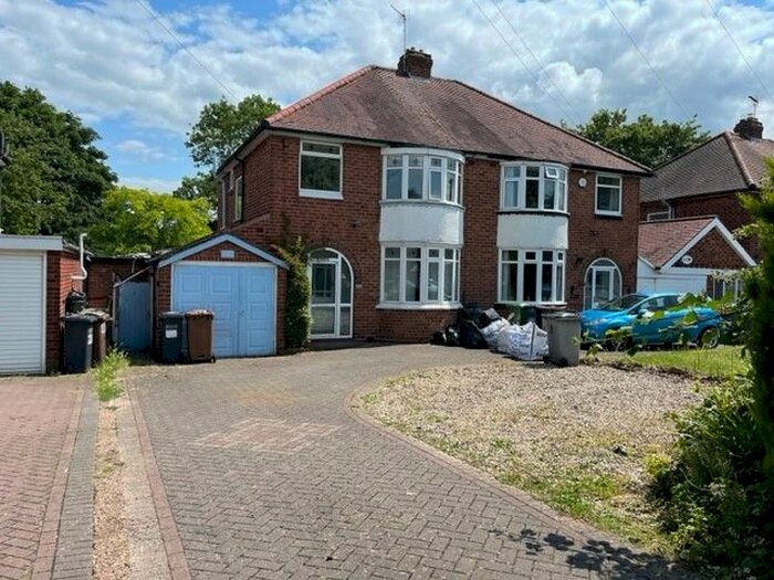 3 Bedroom Semi-Detached House To Rent In Hobs Moat Road, Solihull, B92