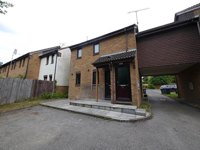2 Bedroom Maisonette To Rent In Tomsfield, Hatfield, AL10