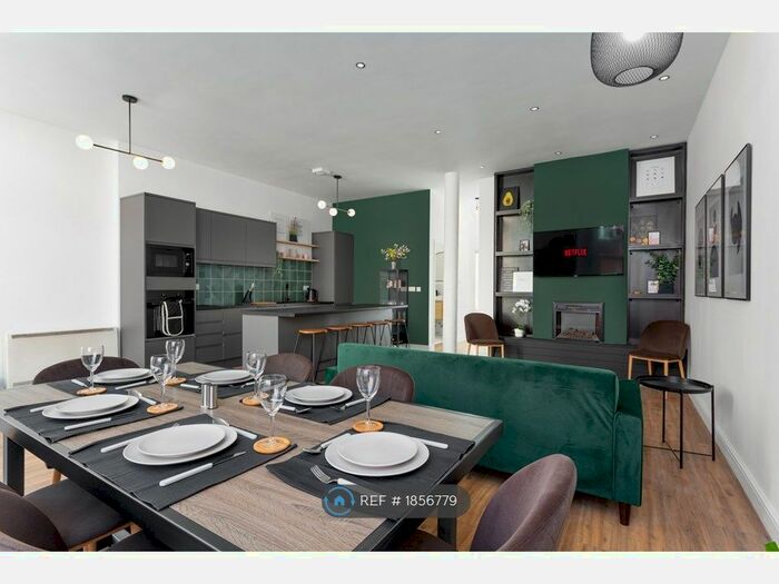 2 Bedroom Flat To Rent In Tobacco Wharf, Liverpool, L5