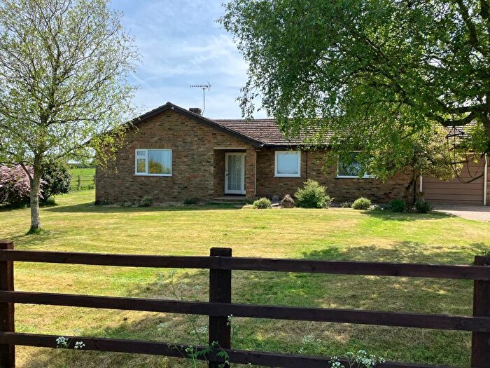 3 Bedroom Bungalow To Rent In Salden Lane, Milton Keynes, Buckinghamshire, MK17