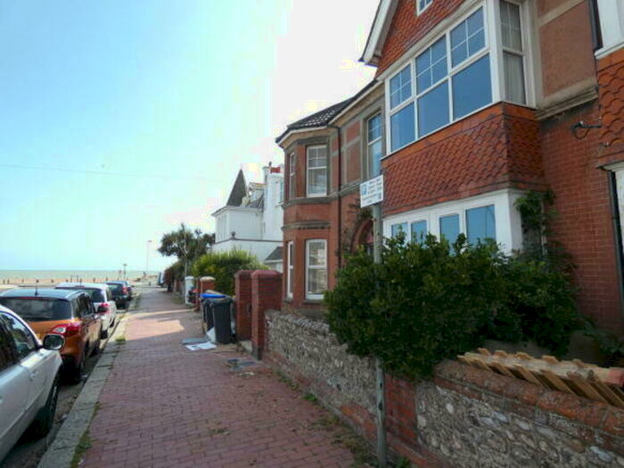 1 Bedroom Flat To Rent In The Esplanade, Worthing, BN11