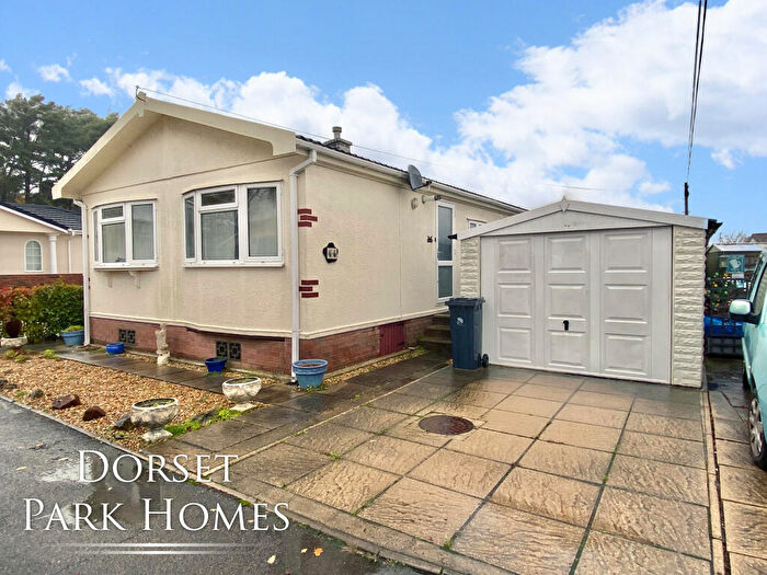 2 Bedroom Park Home For Sale In Holton Heath Park, Wareham Road, Poole, Dorset, BH16