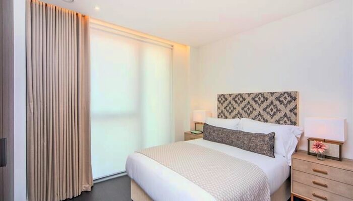 2 Bedroom Flat To Rent In Charles Clowes Walk, London, SW11