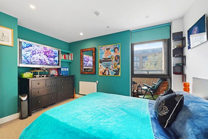 1 Bedroom Flat To Rent In Arlington Avenue, London, N1