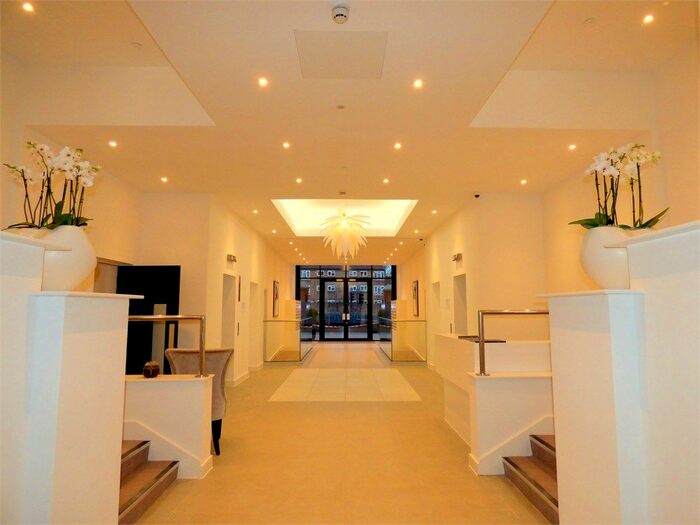 1 Bedroom Flat To Rent In Verona Apartments, Slough, SL1