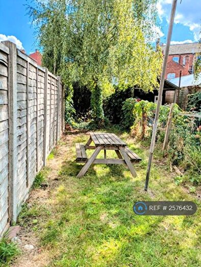 4 Bedroom Maisonette To Rent In Temple Road, London, NW2