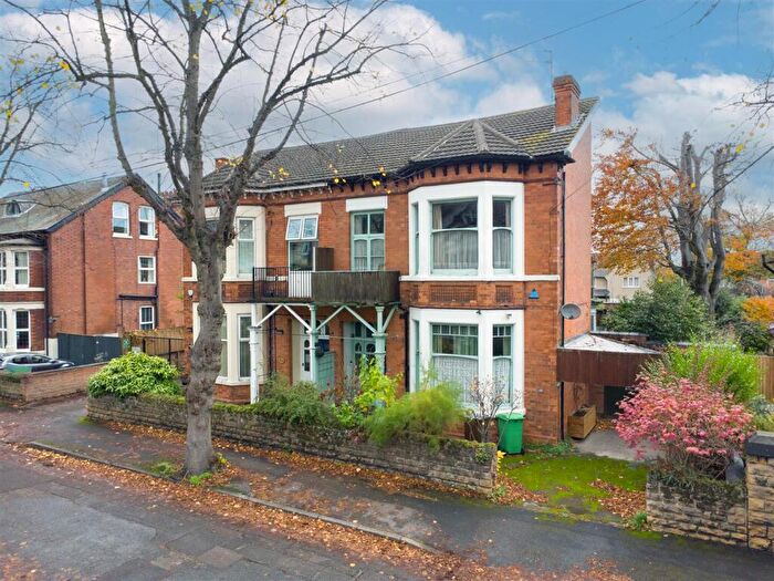 3 Bedroom Semi Detached House For Sale In Burlington Road, Nottingham, NG5