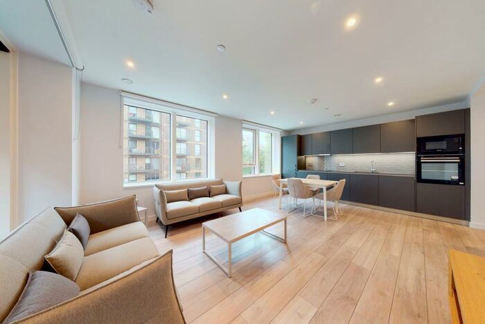 2 Bedroom Apartment To Rent In Park Central East, London, SE1