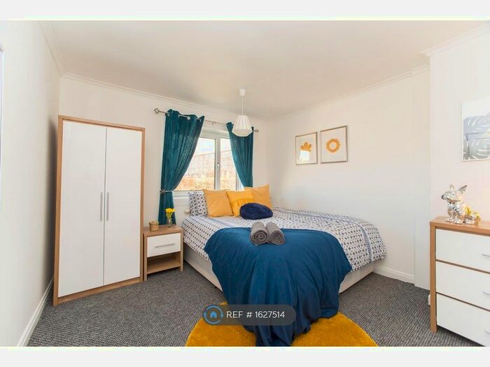 2 Bedroom Terraced House To Rent In Kenmar Terrace, Hamilton, ML3