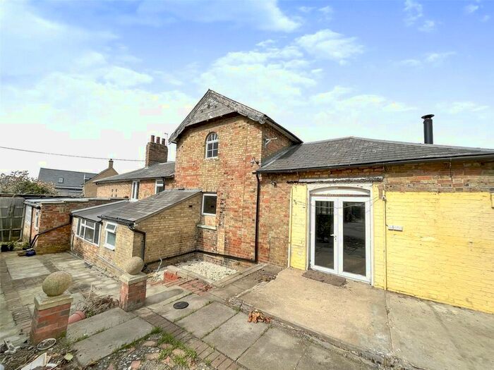 4 Bedroom Detached House For Sale In Main Street, Upton, Huntingdon, Cambridgeshire, PE28