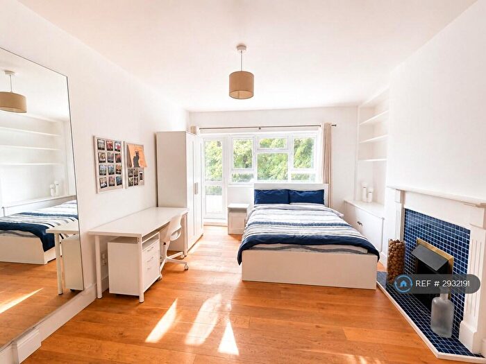 4 Bedroom Flat To Rent In Westbridge House, London, SW11