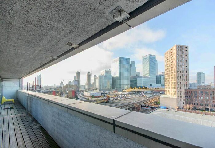 2 Bedroom Flat To Rent In Prestons Road, Canary Wharf, London, E14