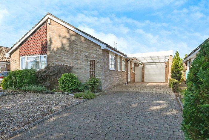 3 Bedroom Detached Bungalow For Sale In Warners Avenue, Hoddesdon, EN11