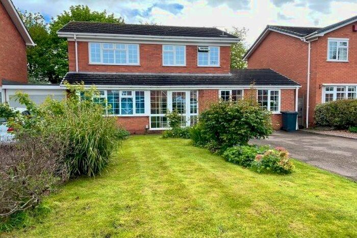 4 Bedroom Property To Rent In Lincoln Close, Lichfield, WS13