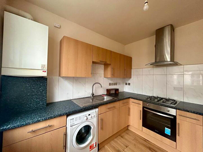 2 Bedroom Flat To Rent In Norwood Junction High Street, London, SE25