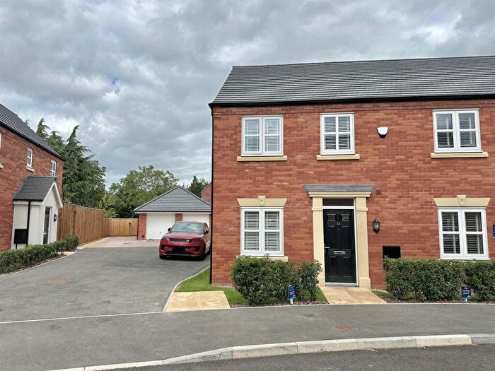 3 Bedroom Semi-Detached House To Rent In Mustang Drive, DE65