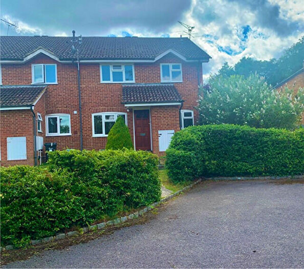 2 Bedroom Terraced House To Rent In Cumberland Way, Wokingham, Berkshire, RG41