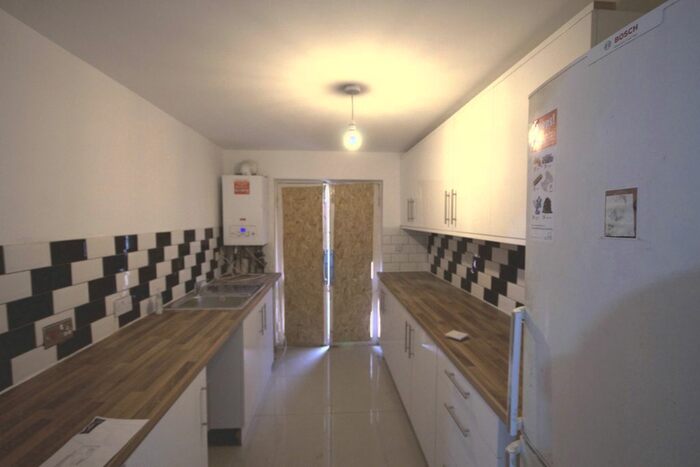 4 Bedroom Terraced House To Rent In Poplars Road, Walthamstow, E17