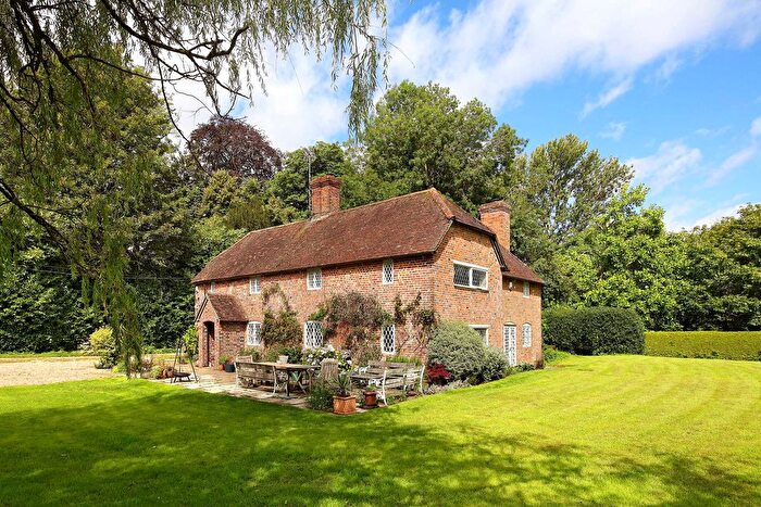 4 Bedroom Detached House For Sale In Carpenters Cottage, Burkham, Alton, GU34