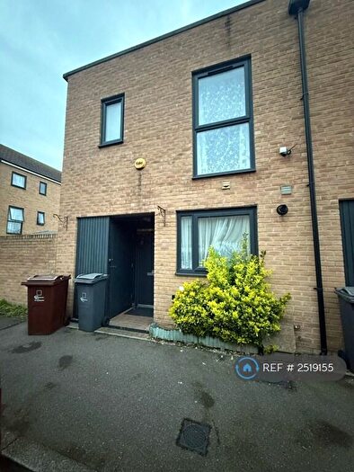 2 Bedroom End Of Terrace House To Rent In Fullerton Avenue, Essex, RM8