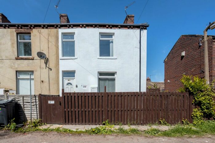 2 Bedroom End Of Terrace House To Rent In Brick Row, Wyke, BD12