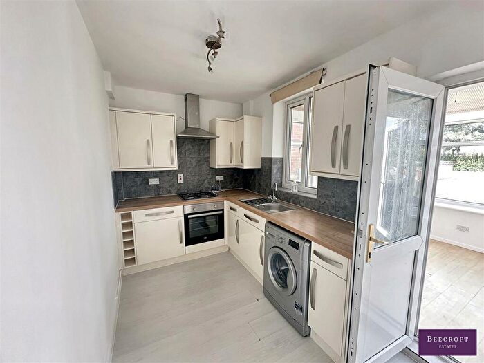 2 Bedroom Semi-Detached House For Sale In Kingsway, Wombwell, Barnsley, S73