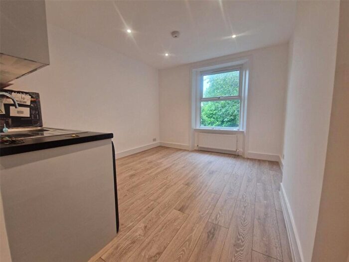 Apartment To Rent In Elm Grove, Crouch End, London, N8