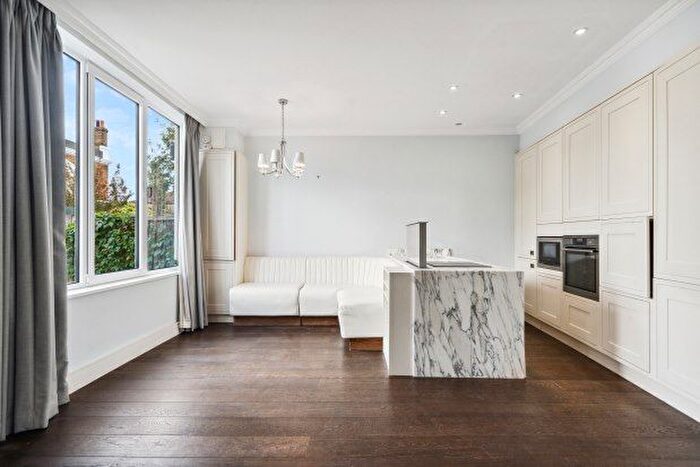 2 Bedroom End Of Terrace House To Rent In Montgomery Road, London, W4