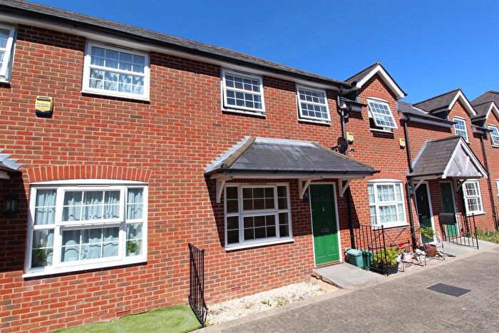 1 Bedroom Terraced House To Rent In Guildford Street, Chertsey, KT16
