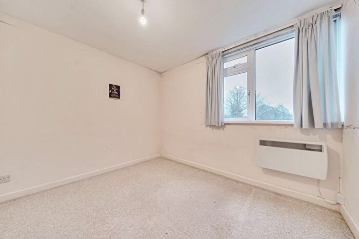 2 Bedroom Flat For Sale In Fourgates Road, Dorchester, DT1