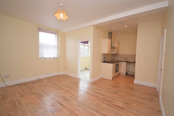 1 Bedroom Apartment To Rent In Wood Street, Kettering, NN16