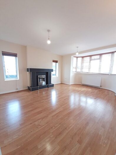 2 Bedroom Flat To Rent In Danes Gate, Harrow, HA1